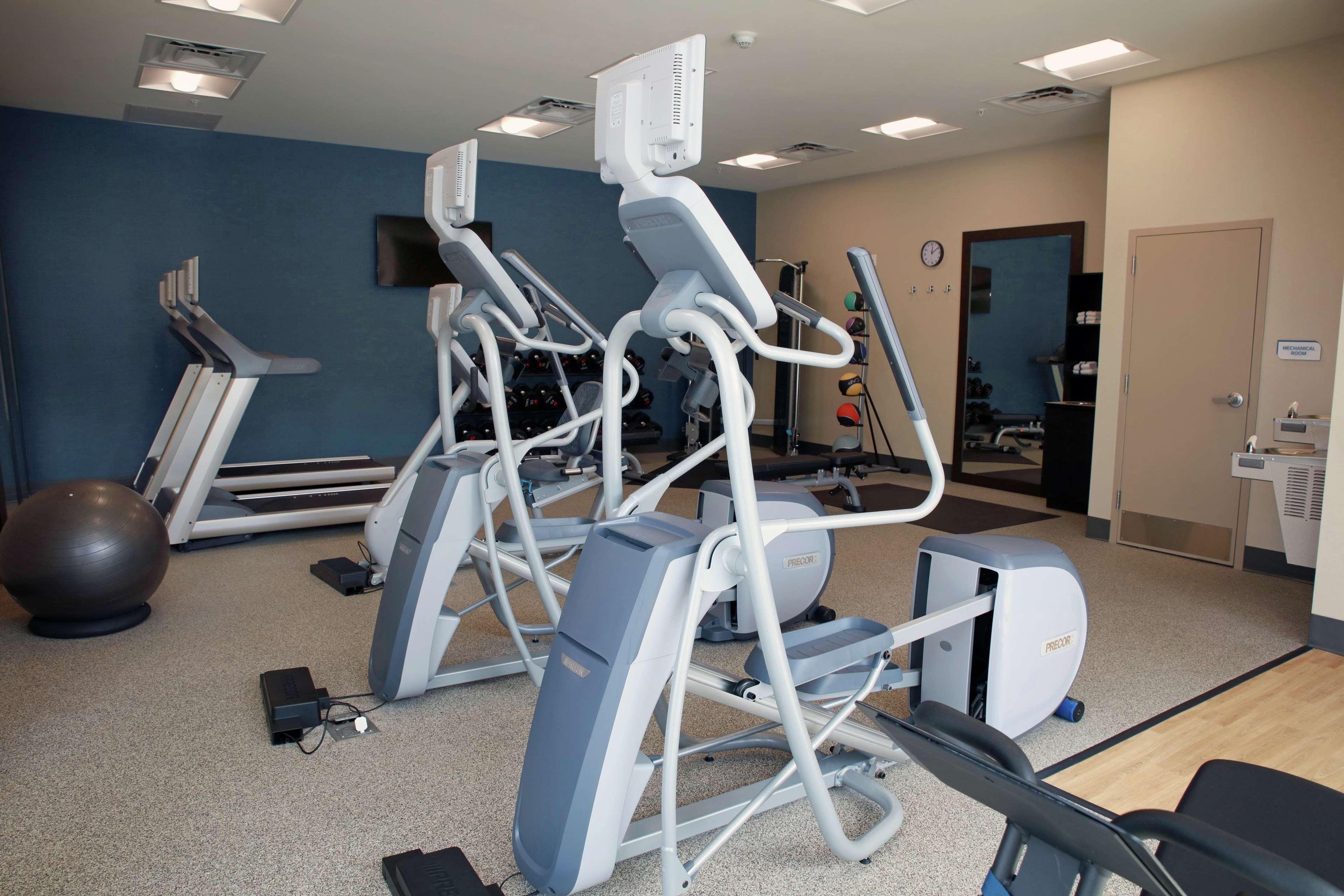 Hilton Garden Inn Tampa - Wesley Chapel Bagian luar foto