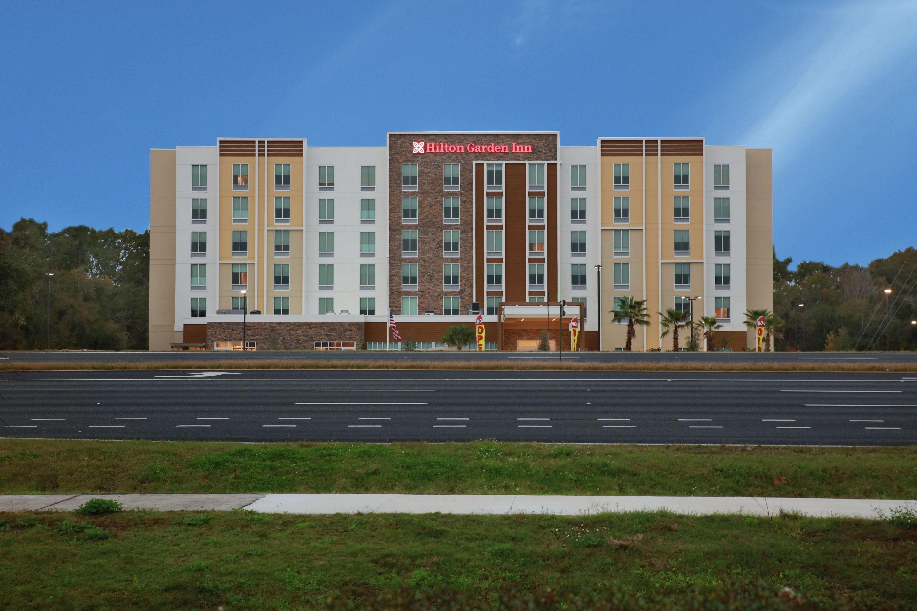 Hilton Garden Inn Tampa - Wesley Chapel Bagian luar foto