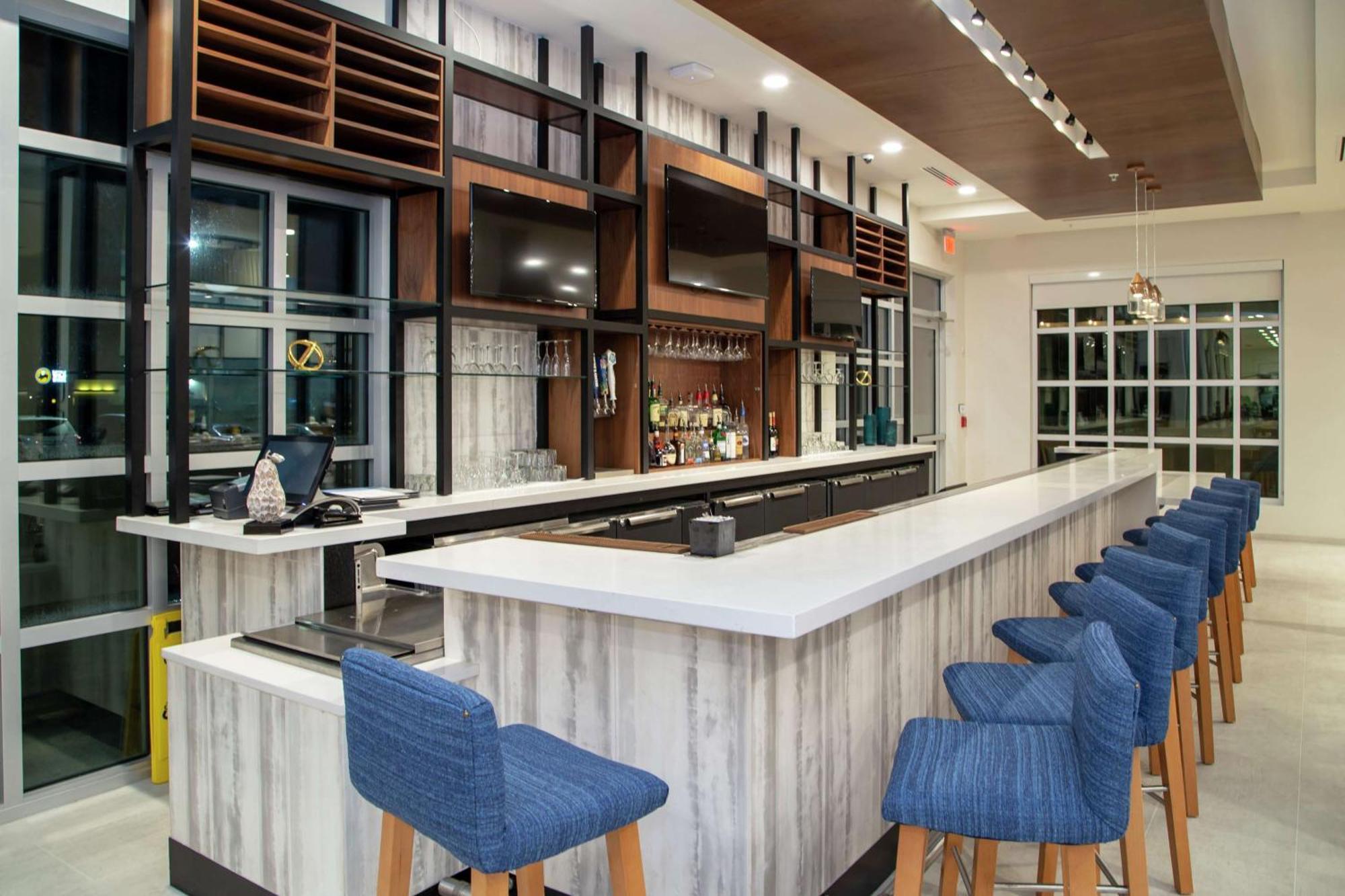 Hilton Garden Inn Tampa - Wesley Chapel Bagian luar foto